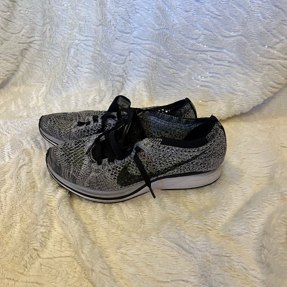 Nike flynit racer sneakers in PERFECT condition - Picture 3 of 5